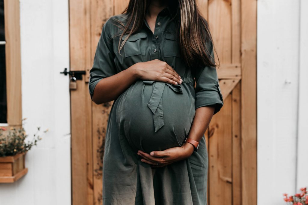 Sage-femme à domicile : comment trouver la bonne sage-femme libérale pour accompagner sa grossesse